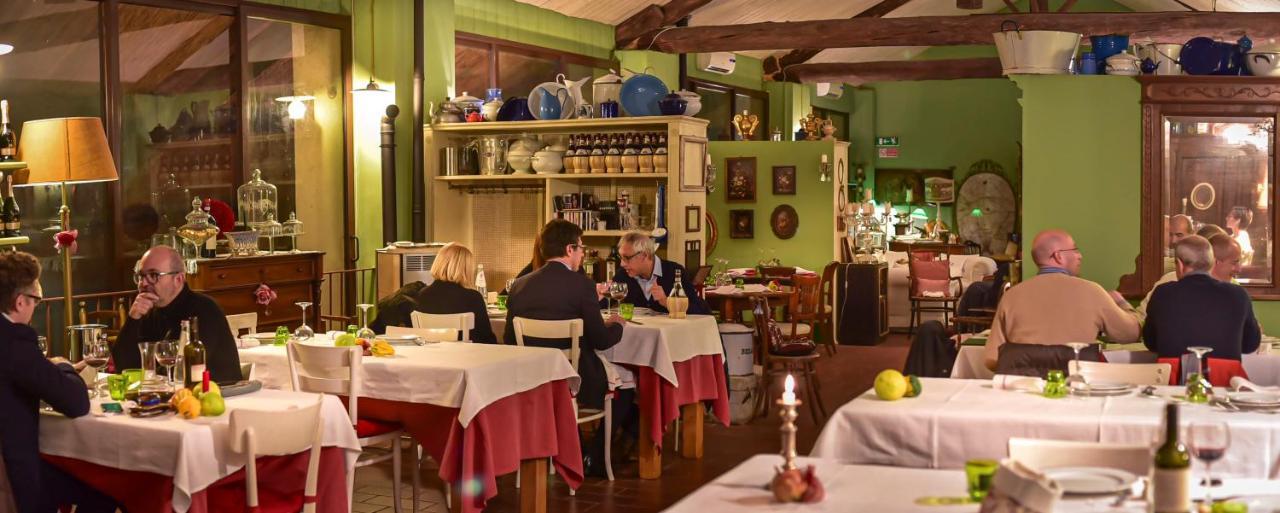 Palazzo Cavagna Sangiuliani Bed & Breakfast Bereguardo Luaran gambar